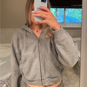 Aritzia cropped hoodie